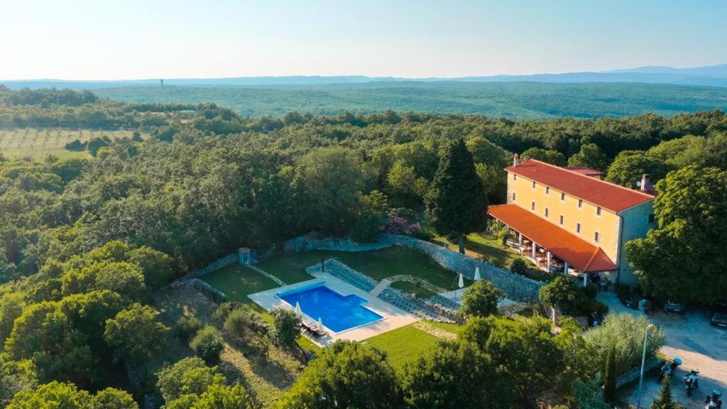 Villa Calussovo Ripenda Kras Eksteriør billede