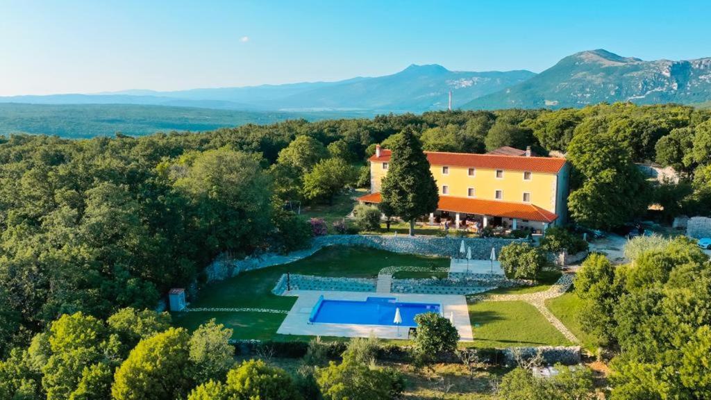 Villa Calussovo Ripenda Kras Eksteriør billede